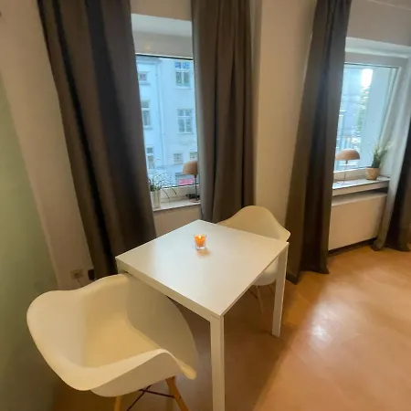 Design Apt. Messe•hbf•uniklinik Perfekt Fur 4 Essen